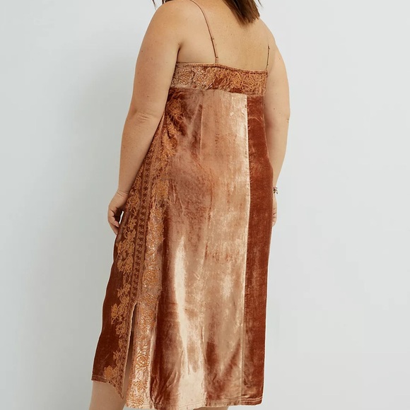 NWT Anthropologie Lucie Embroidered Velvet Slip Dress - Picture 6 of 12